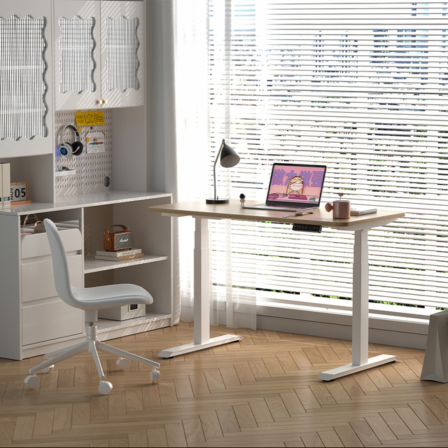 Escritório de altura ajustável ergonômica de pé e descendente para os trabalhadores remotos do escritório em casa e corporativo