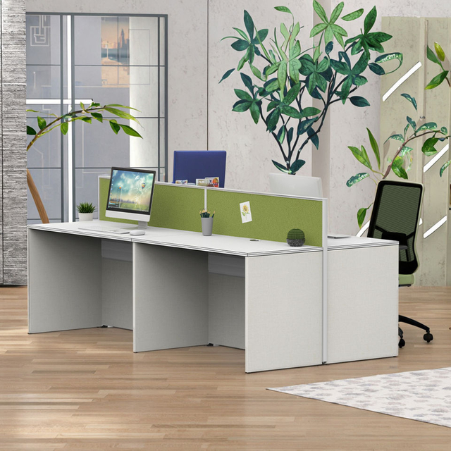 Soluções de mesa de funcionários acessíveis para uma configuração de escritório funcional