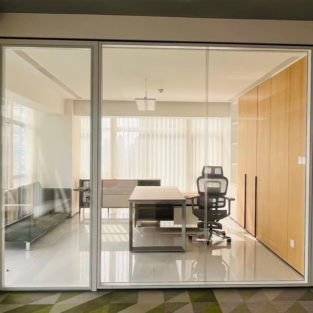 Partição de vidro de escritório duplo com portas com portas retardadoras de isolamento térmico retardante Sistema de parede de vidro à prova de poeira