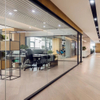 Parede de partição de vidro enquadrada de alumínio de alta qualidade para solução comercial da sala de conferências de espaço de escritórios