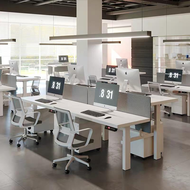 Up e descendente Desk de 4 motores de 4 motores, ajuste a estação de trabalho elétrica de segmentos triplos de quadro de quadril